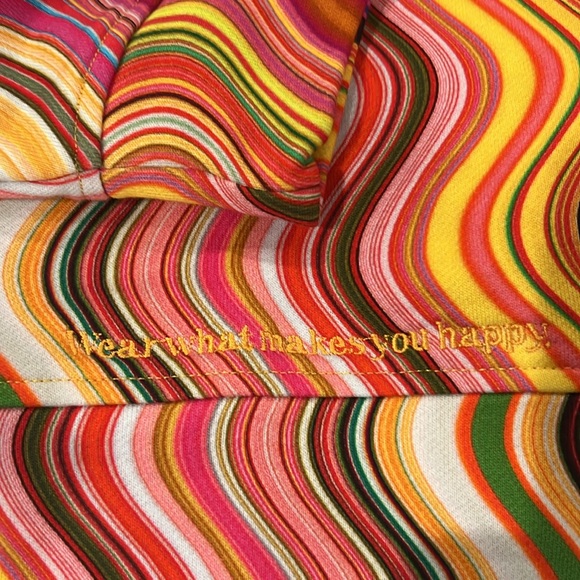 TEREZ Crop Sweatshirt - Picture 7 of 8